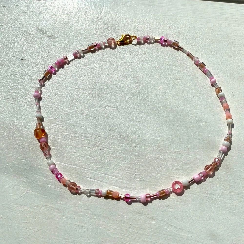 Pink beaded necklace - Picture 3 of 11